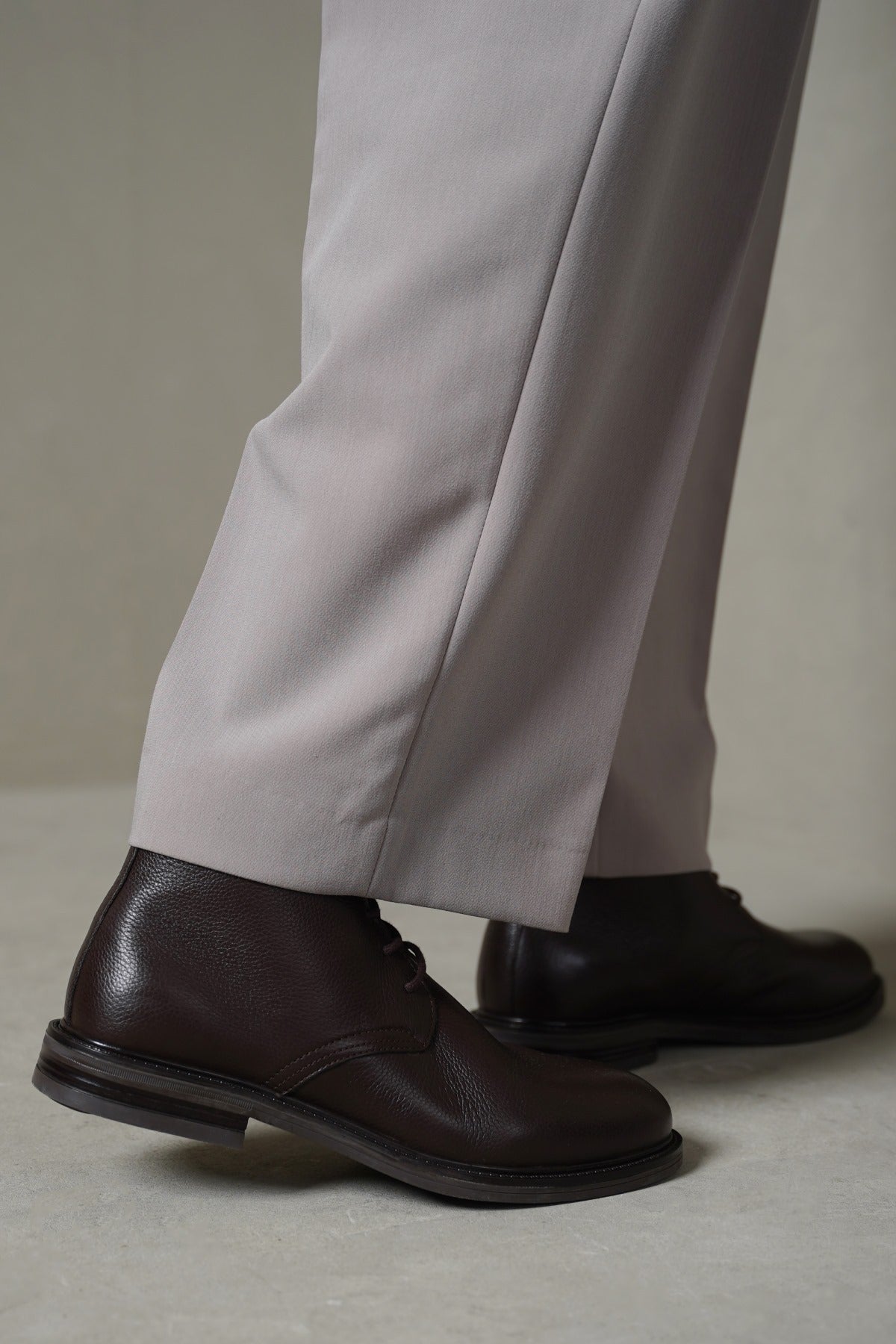 LACE UP LEATHER CHUKKA BOOT