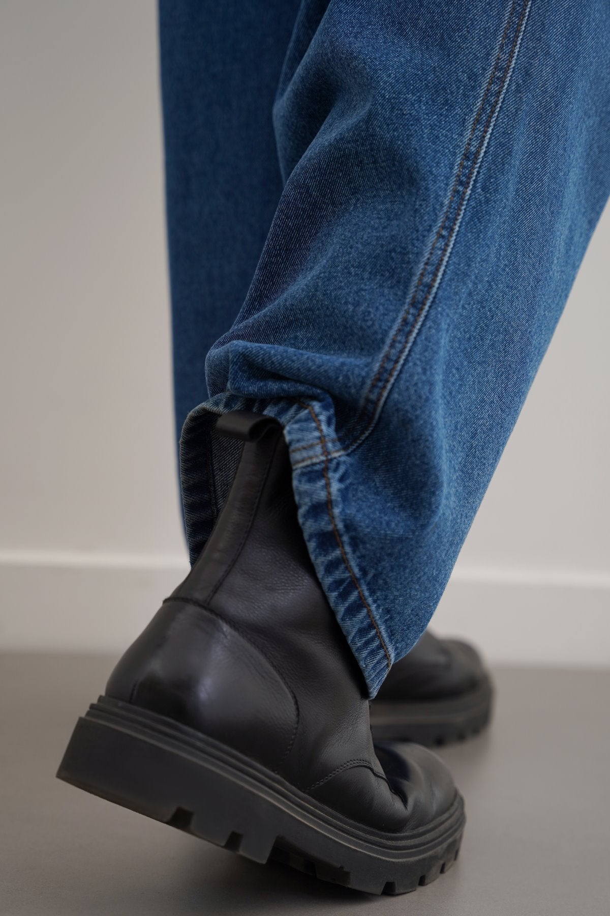 CHUNKY LEATHER BIKER BOOTS