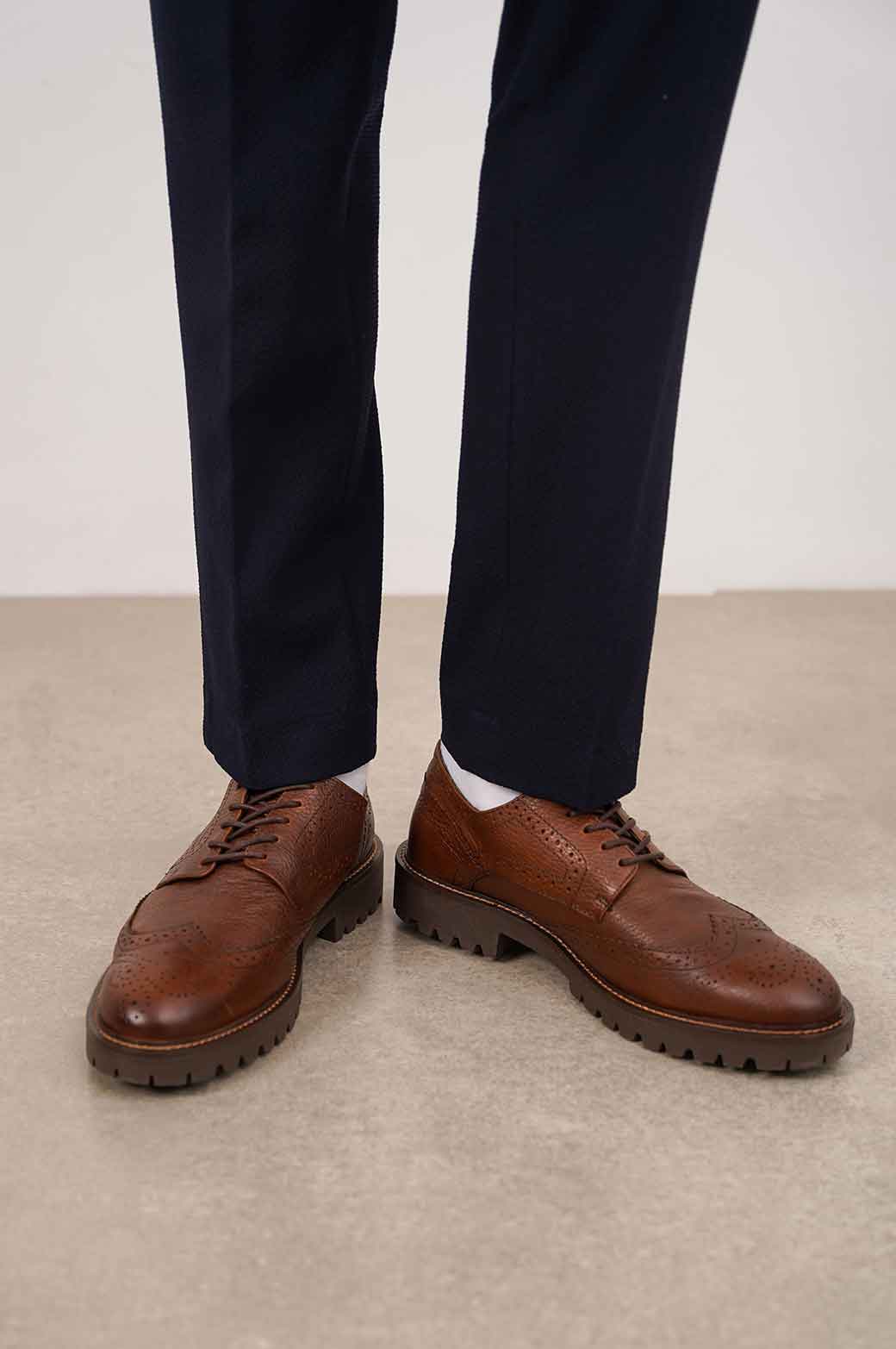 LOW-TOP LEATHER BROGUES
