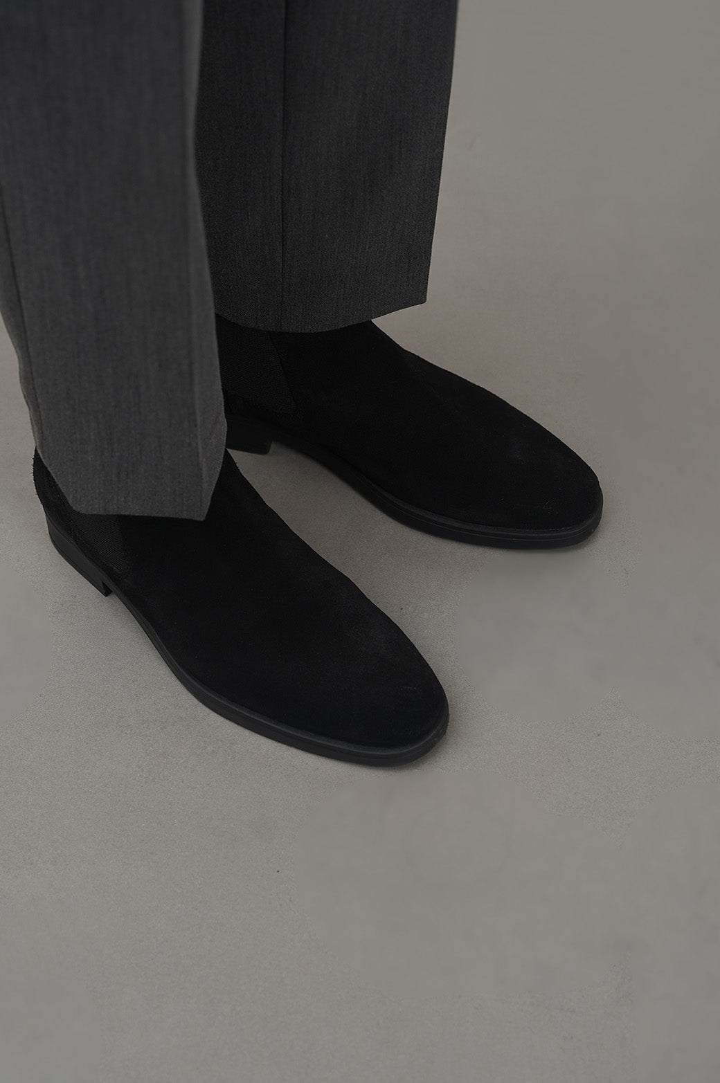 CLASSIC CHELSEA BOOTS