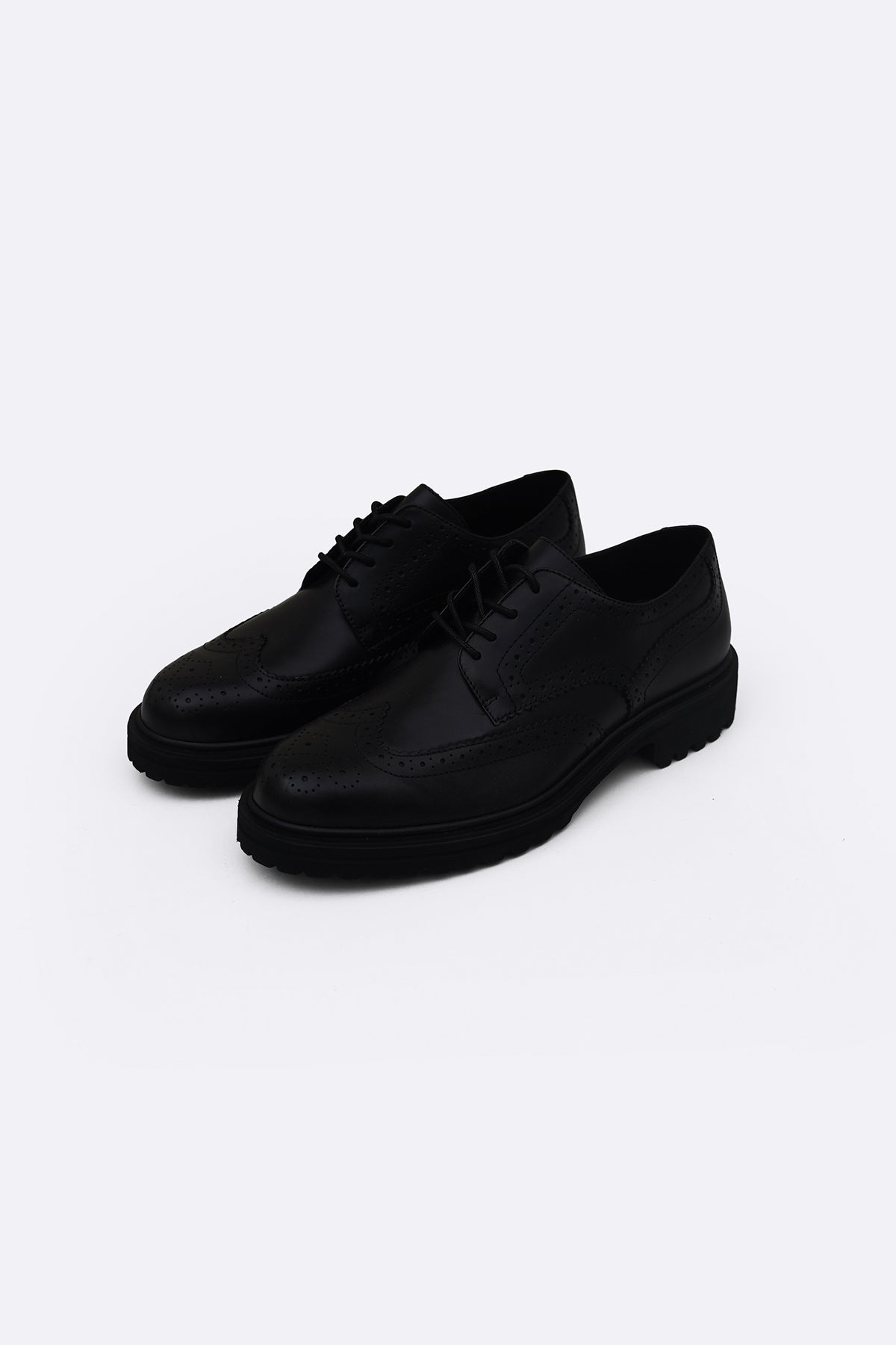CLASSIC LEATHER BROGUES