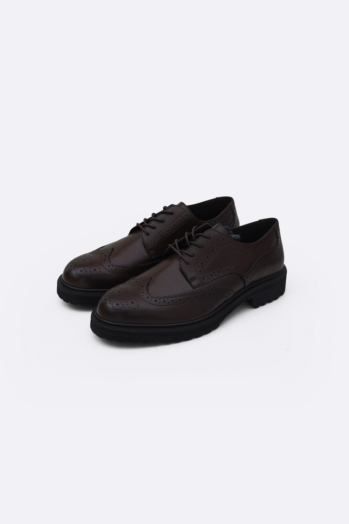 CLASSIC LEATHER BROGUES