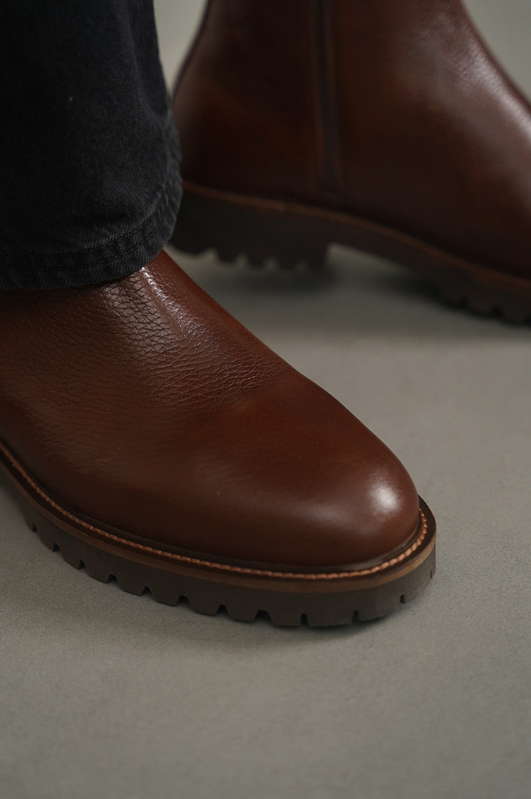 TEXTURED LEATHER CHELSEAS