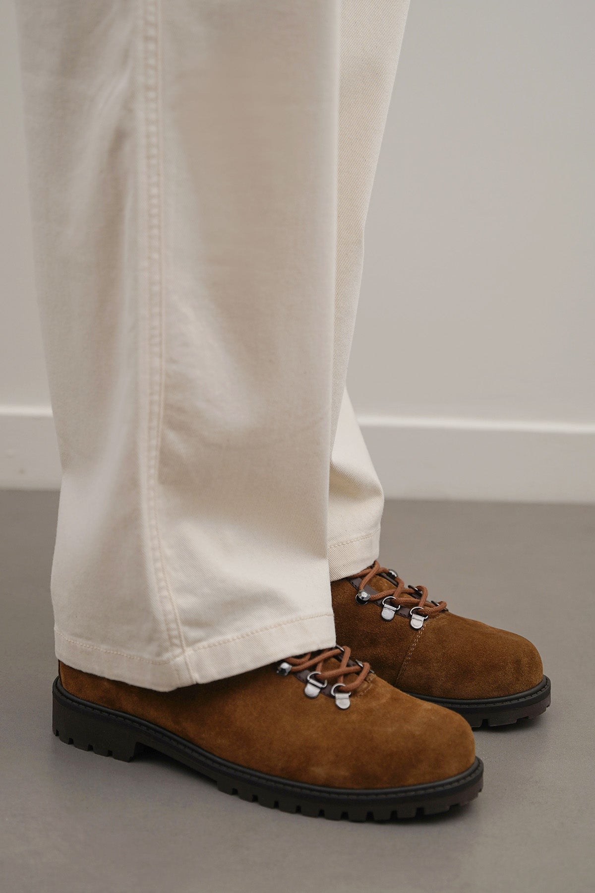 LEATHER URBAN HIKERS