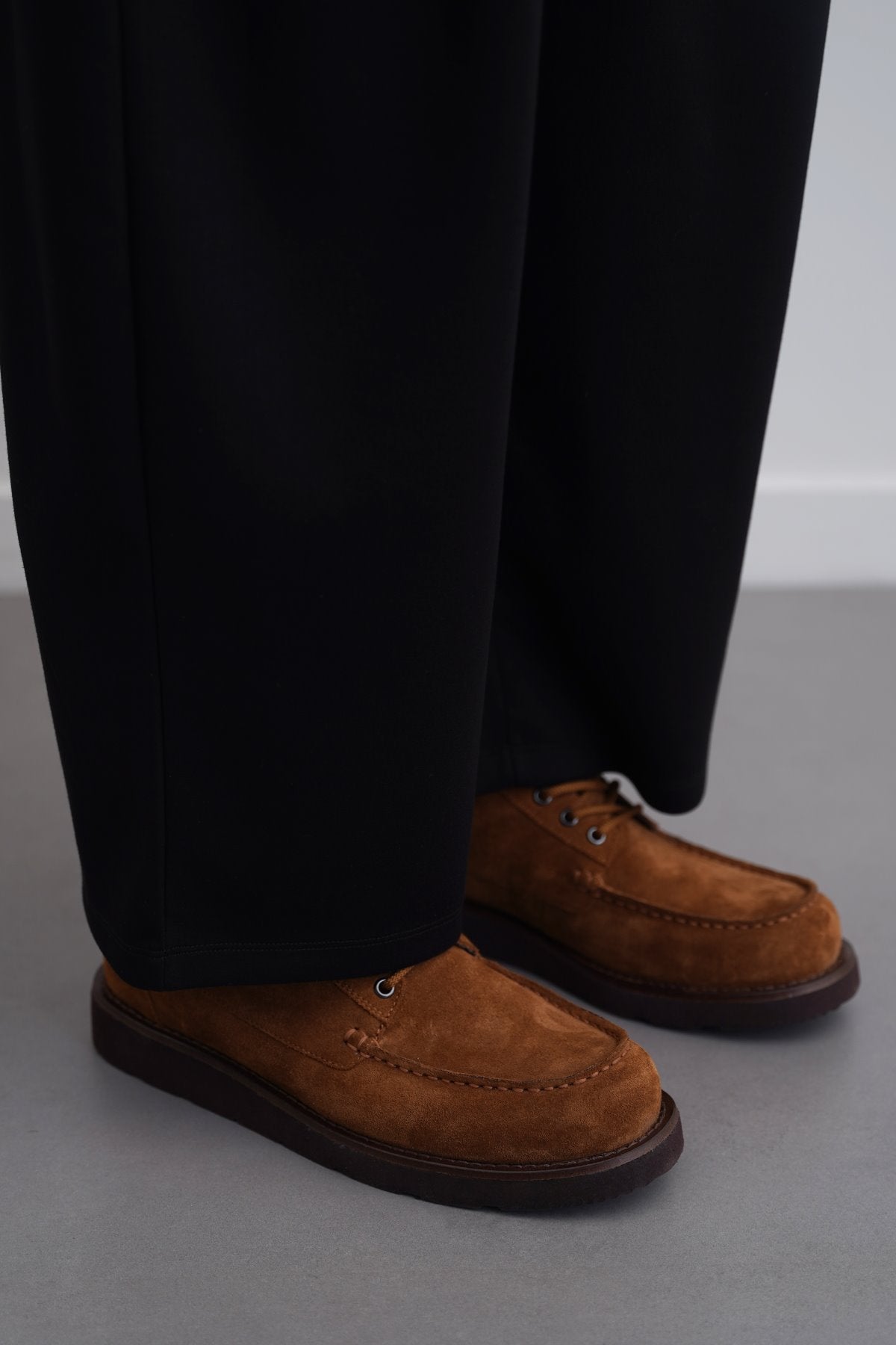 SUEDE HIGH-ANKLE BOOT