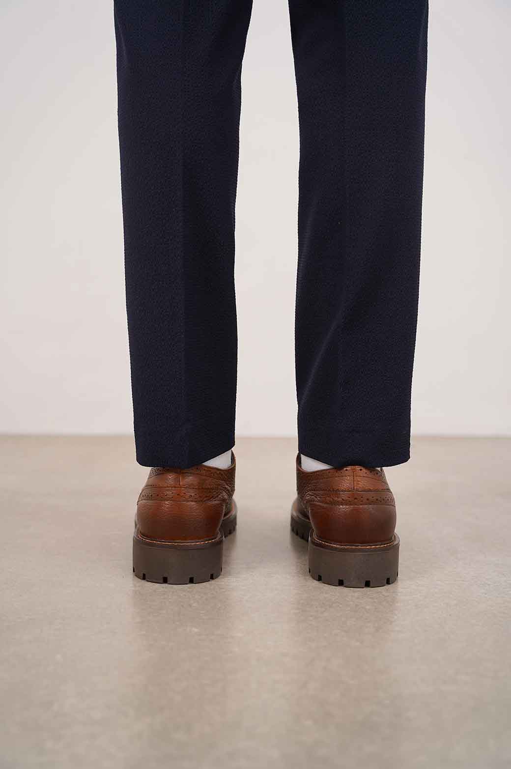 LOW-TOP LEATHER BROGUES